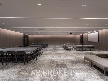 ALQUILER DEPAMPA - Departamento 2 ambientes AMOBLADO CON ESCRITORIO y cochera - Seg 24 hs