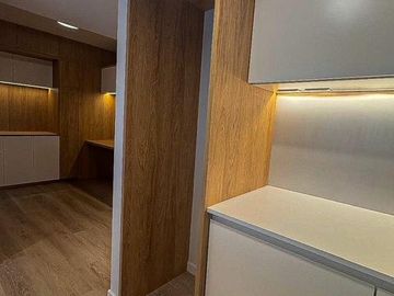 ALQUILER DEPAMPA - Departamento 2 ambientes AMOBLADO CON ESCRITORIO y cochera - Seg 24 hs
