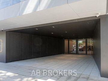 ALQUILER DEPAMPA - Departamento 2 ambientes AMOBLADO CON ESCRITORIO y cochera - Seg 24 hs