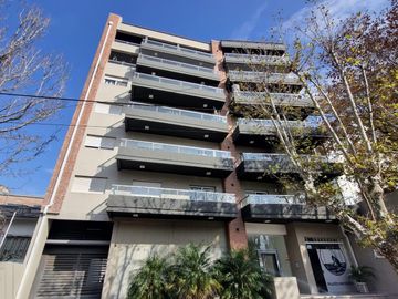 Departamento de 2 ambientes con cochera en venta en Tigre