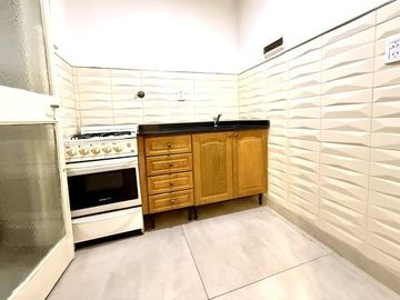 Dos ambientes en alquiler en Recoleta. Totalmente reciclado a re estrenar. Apto profesional