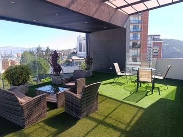 Venta Suite con 1 o 2 parqueaderos y bodega, Gonzalez Suarez