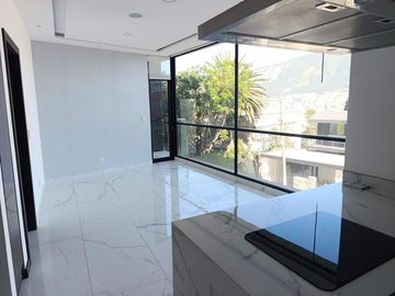 Venta Suite con 1 o 2 parqueaderos y bodega, Gonzalez Suarez