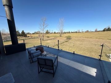 !!EXCLUSIVA CASA EN VALLE DEL GOLF | PILETA | FONDO AL GOLF | TERRENO 1500 M2!!
