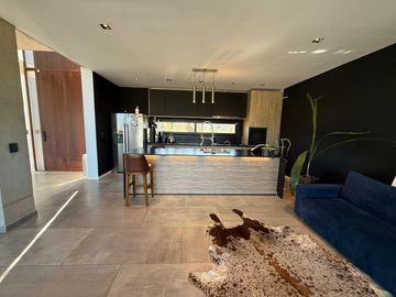 !!EXCLUSIVA CASA EN VALLE DEL GOLF | PILETA | FONDO AL GOLF | TERRENO 1500 M2!!
