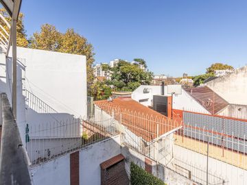 VENTA * PARQUE CHACABUCO / CABALLITO SUR * CASA LOTE PROPIO * PISCINA * 4 COCHERAS