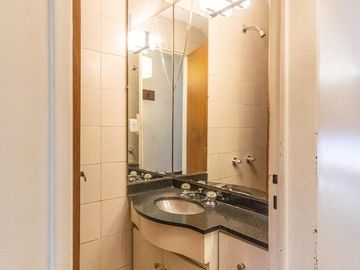 VENTA * PARQUE CHACABUCO / CABALLITO SUR * CASA LOTE PROPIO * PISCINA * 4 COCHERAS