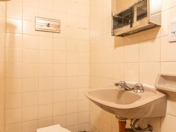 VENTA * PARQUE CHACABUCO / CABALLITO SUR * CASA LOTE PROPIO * PISCINA * 4 COCHERAS