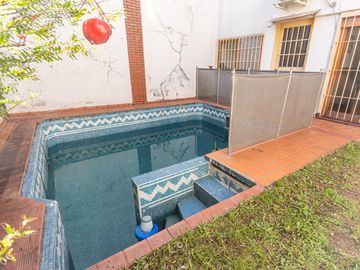 VENTA * PARQUE CHACABUCO / CABALLITO SUR * CASA LOTE PROPIO * PISCINA * 4 COCHERAS