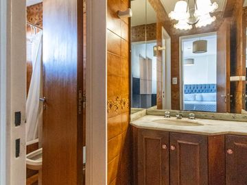 VENTA * PARQUE CHACABUCO / CABALLITO SUR * CASA LOTE PROPIO * PISCINA * 4 COCHERAS