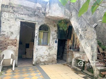 Casa en lote propio, zona R2 Ideal Dúplex o Refacción.