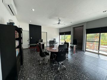 CASA EN VENTA MERIDA, CENTRO, CERCA DE AV ITZAES, ENTREGA INMEDIATA.