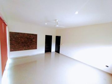 CASA EN VENTA MERIDA, CENTRO, CERCA DE AV ITZAES, ENTREGA INMEDIATA.