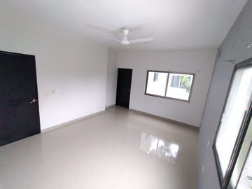 CASA EN VENTA MERIDA, CENTRO, CERCA DE AV ITZAES, ENTREGA INMEDIATA.