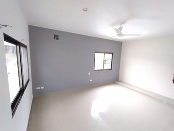 CASA EN VENTA MERIDA, CENTRO, CERCA DE AV ITZAES, ENTREGA INMEDIATA.