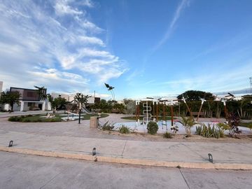 CASA EN VENTA MERIDA, SANTA MARIA YAXCHE, PRIVADA UNICA LIVING, 45, VERANO 2026.