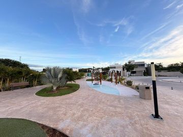 CASA EN VENTA MERIDA, SANTA MARIA YAXCHE, PRIVADA UNICA LIVING, 45, VERANO 2026.