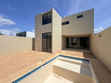 CASA EN VENTA MERIDA, SANTA MARIA YAXCHE, PRIVADA UNICA LIVING, 45, VERANO 2026.