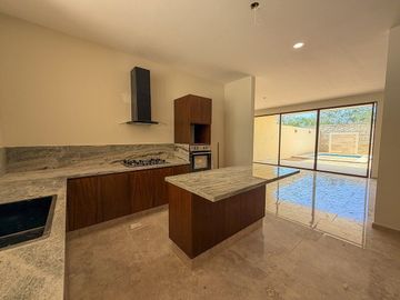 CASA EN VENTA MERIDA, SANTA MARIA YAXCHE, PRIVADA UNICA LIVING, 45, VERANO 2026.