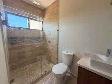 CASA EN VENTA MERIDA, SANTA MARIA YAXCHE, PRIVADA UNICA LIVING, 45, VERANO 2026.