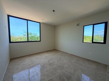 CASA EN VENTA MERIDA, SANTA MARIA YAXCHE, PRIVADA UNICA LIVING, 45, VERANO 2026.