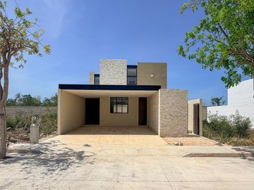 CASA EN VENTA MERIDA, SANTA MARIA YAXCHE, PRIVADA UNICA LIVING, 45, VERANO 2026.
