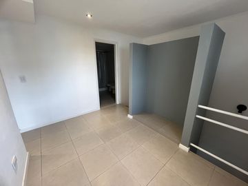 VENTA PH cuatro ambientes zona tejedor y beltran