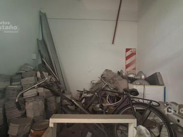 Sobre Av. Maipú, Local en Galería