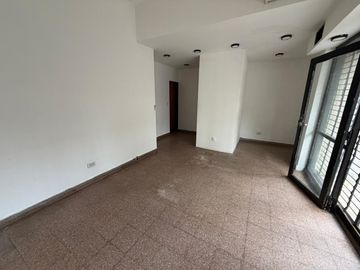 Local de 25 m2 a la calle en excelente zona!