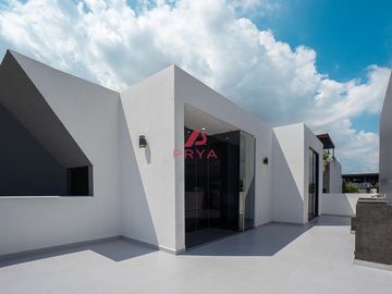Casa en Venta en Punto Sur Tlajomulco de Zuñiga | 4 Recámaras con Roof Garden