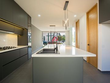Casa en Venta en Punto Sur Tlajomulco de Zuñiga | 4 Recámaras con Roof Garden