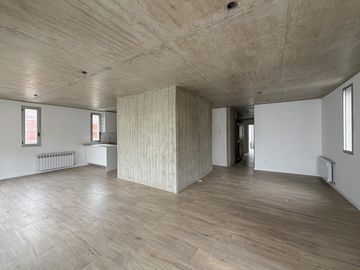 Departamento de 3 dormitorios piso exclusivo con cochera y radiadores en zona rio