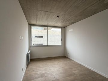 Departamento de 3 dormitorios piso exclusivo con cochera y radiadores en zona rio