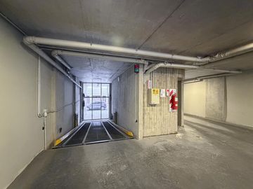 Departamento de 3 dormitorios piso exclusivo con cochera y radiadores en zona rio
