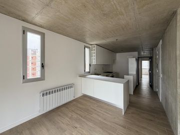 Departamento de 3 dormitorios piso exclusivo con cochera y radiadores en zona rio
