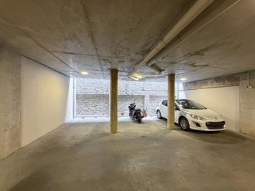 Departamento de 3 dormitorios piso exclusivo con cochera y radiadores en zona rio