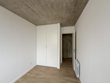 Departamento de 3 dormitorios piso exclusivo con cochera y radiadores en zona rio