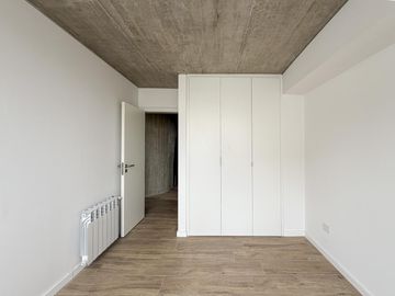 Departamento de 3 dormitorios piso exclusivo con cochera y radiadores en zona rio