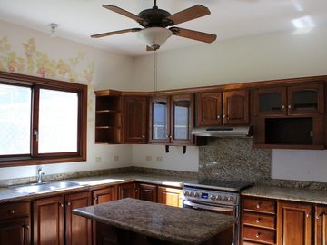 Casa en Venta | Santa Engracia | Calle Semiprivada | SPGG