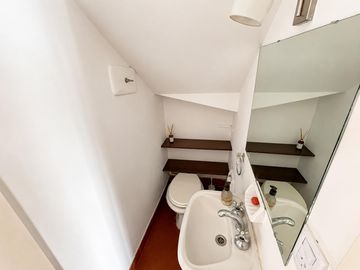 departamento en duplex de 3 amb, centro de san isidro - primer piso por escalera