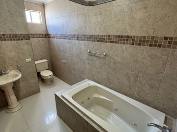 CASA EN VENTA CON VISTA AL MAR 🌊