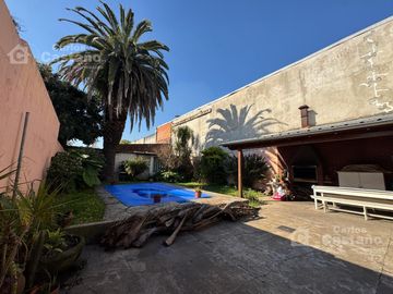 Casa en Altos de 3 Amb con Quincho, Piscina, Galpón y Local 2 Sótanos (1 en Local y otro en Galpón)