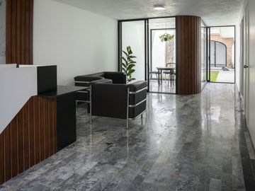 Oficinas privadas en renta en Providencia, servicios incluidos.