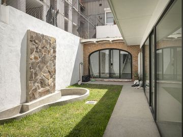 Oficinas privadas en renta en Providencia, servicios incluidos.