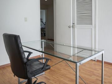 Oficinas privadas en renta en Providencia, servicios incluidos.
