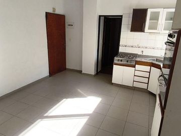 Alquiler, Departamento, 4 Ambientes, Dependencia, Balcón, Lavadero, Cochera, Villa Urquiza