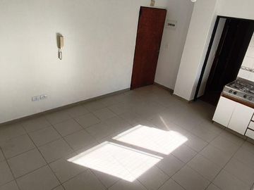 Alquiler, Departamento, 4 Ambientes, Dependencia, Balcón, Lavadero, Cochera, Villa Urquiza
