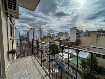 Alquiler 24 meses - Departamento 3 ambientes con balcón y dependencia - Zona Centro