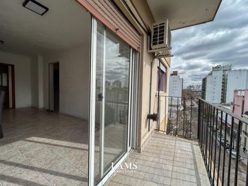 Alquiler 24 meses - Departamento 3 ambientes con balcón y dependencia - Zona Centro