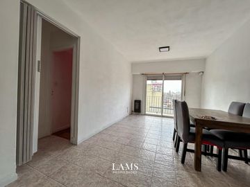 Alquiler 24 meses - Departamento 3 ambientes con balcón y dependencia - Zona Centro